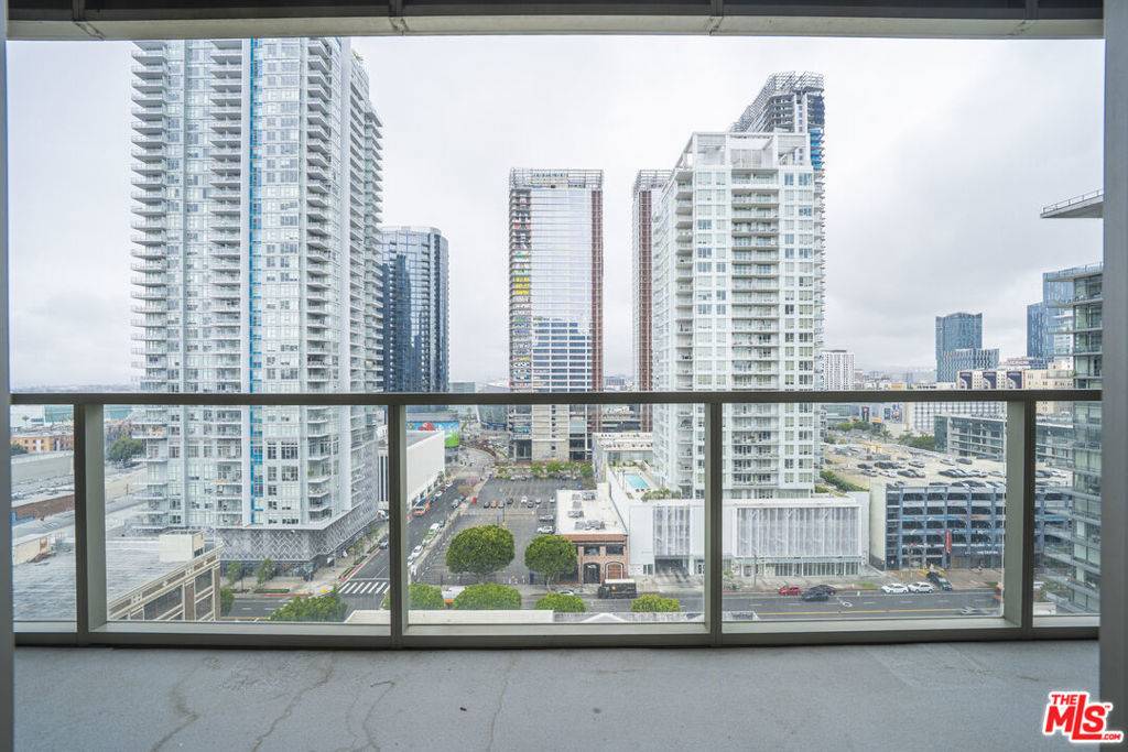 Los Angeles, CA 90015,1155 S Grand AVE #1406