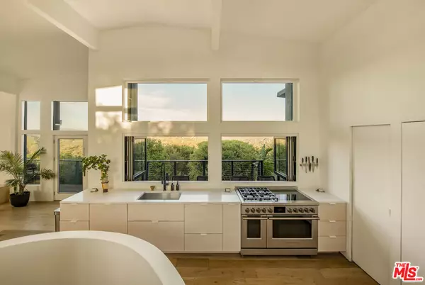 Topanga, CA 90290,21960 Cereza WAY