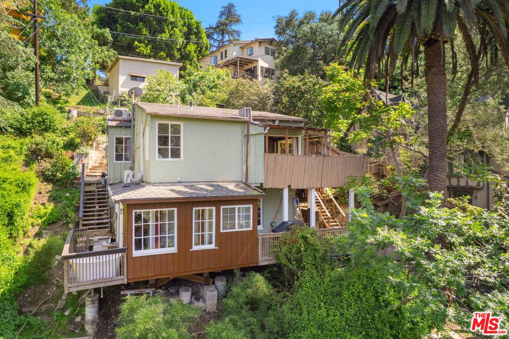 Los Angeles, CA 90068,6933 Vanland TRL