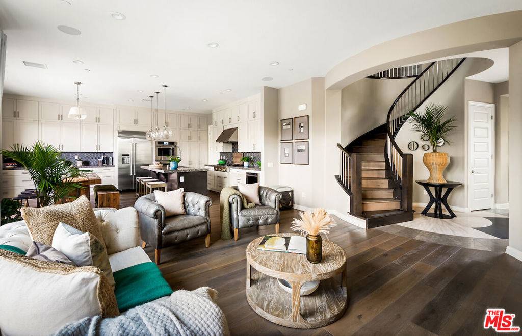 20700 Walnut CIR, Porter Ranch, CA 91326