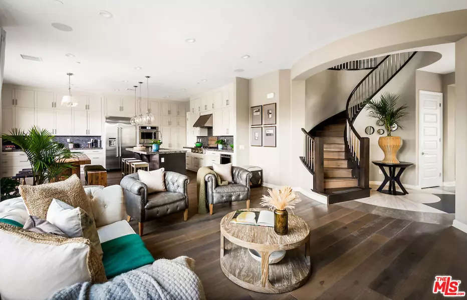 20700 Walnut CIR, Porter Ranch, CA 91326