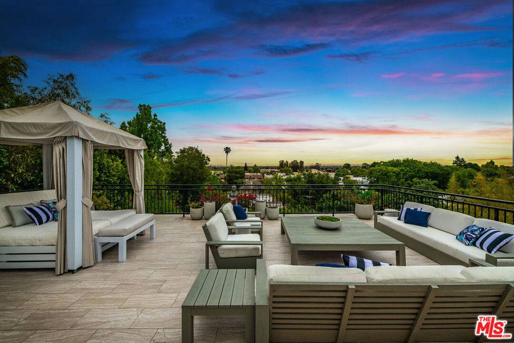 14539 Valley Vista BLVD, Sherman Oaks, CA 91403