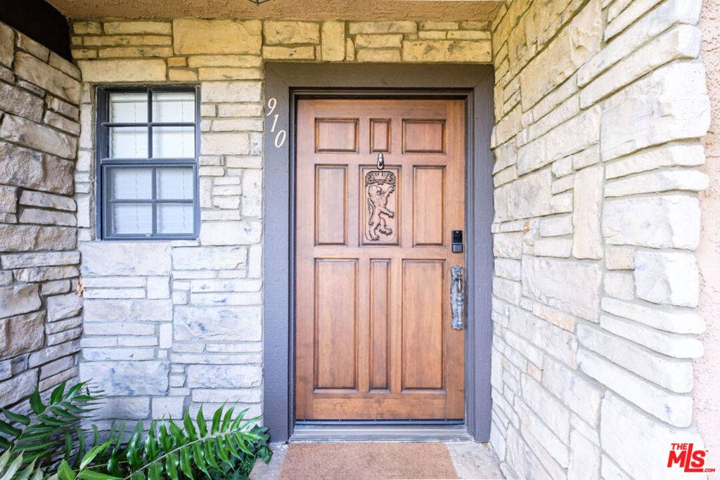 910 N Monterey ST, Alhambra, CA 91801