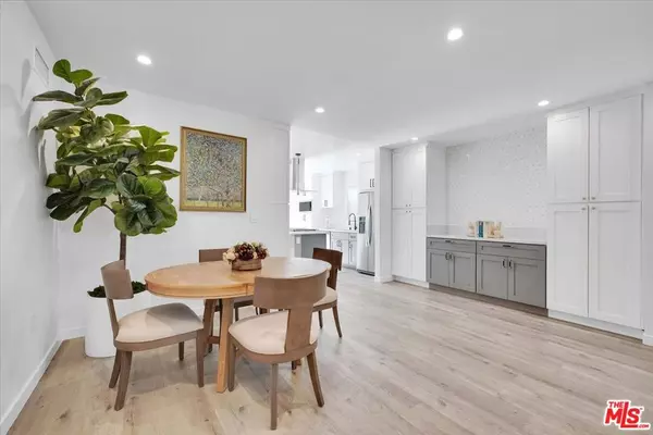 14642 Runnymede ST, Van Nuys, CA 91405