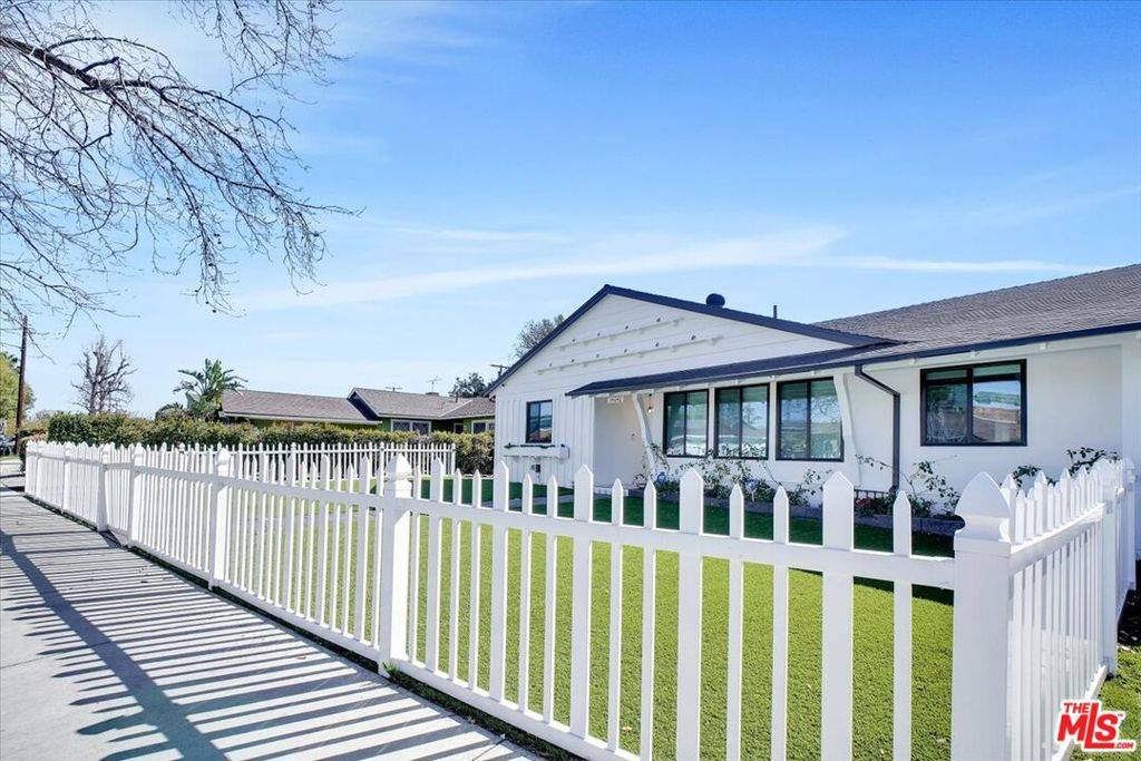 Van Nuys, CA 91405,14642 Runnymede ST