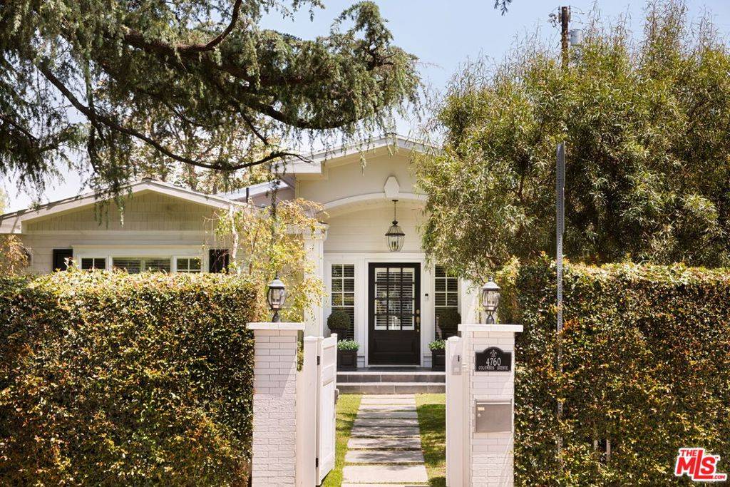 4760 Columbus AVE, Sherman Oaks, CA 91403
