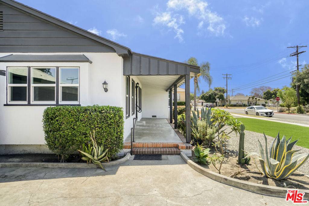 Lynwood, CA 90262,3951 Agnes AVE