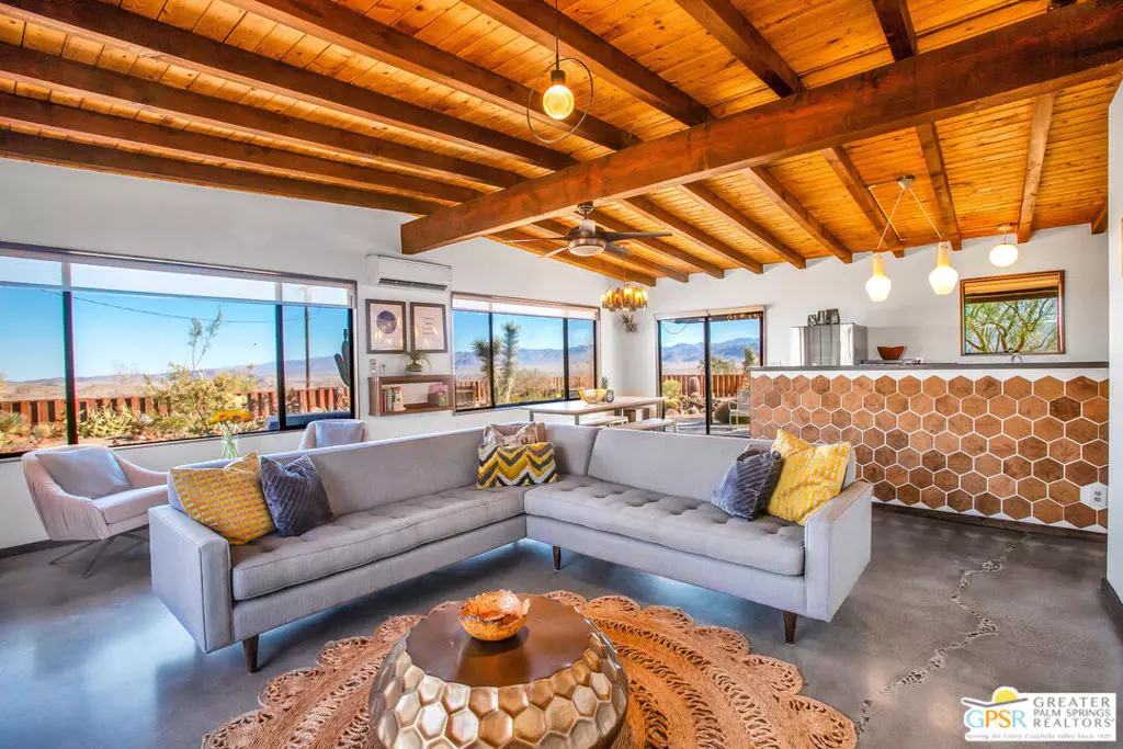 Joshua Tree, CA 92252,3776 Sunburst AVE