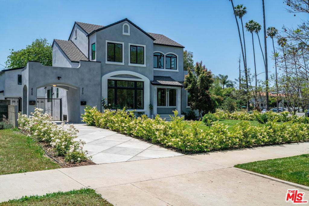 Los Angeles, CA 90019,4308 Victoria Park DR