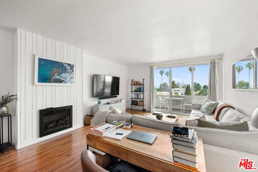 Santa Monica, CA 90403,900 Euclid ST #403