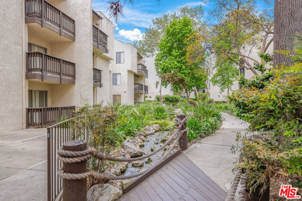 Culver City, CA 90230,7105 Summertime LN