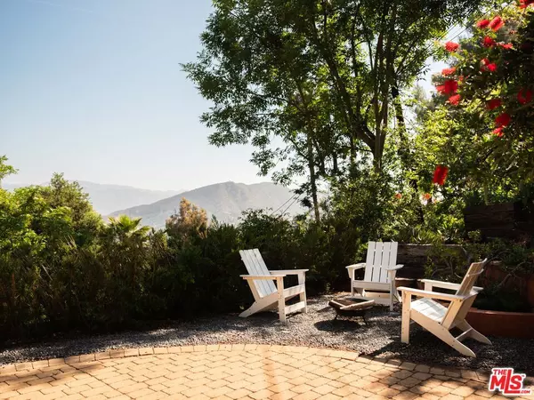 Los Angeles, CA 90068,7349 Pacific View DR