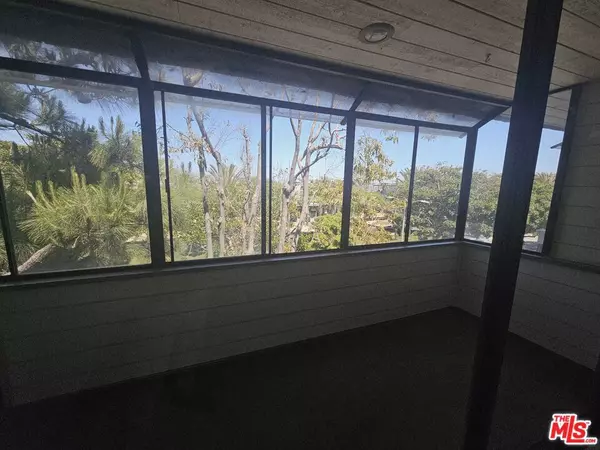 Marina Del Rey, CA 90292,4600 Via Dolce #305