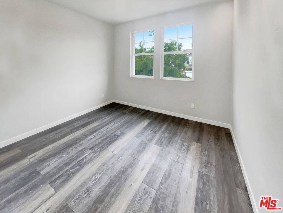 Buena Park, CA 90621,125 Lakeside DR