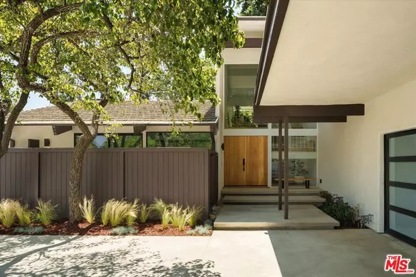 Los Angeles, CA 90049,2313 Banyan DR