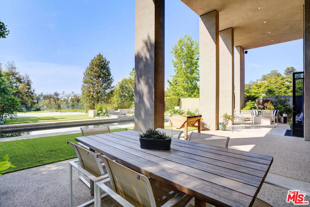 Los Angeles, CA 90077,15417 Brownwood PL