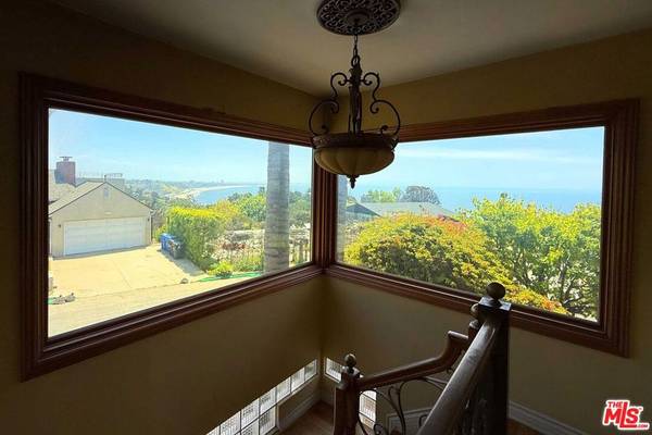 Pacific Palisades, CA 90272,227 Quadro Vecchio DR