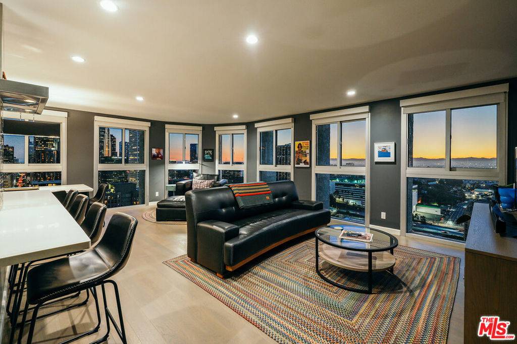 800 W 1st ST #2008, Los Angeles, CA 90012