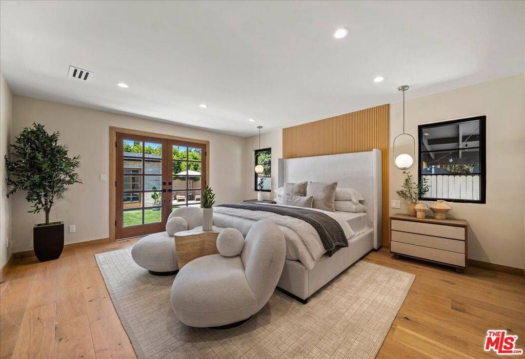 14537 Hesby ST, Sherman Oaks, CA 91403