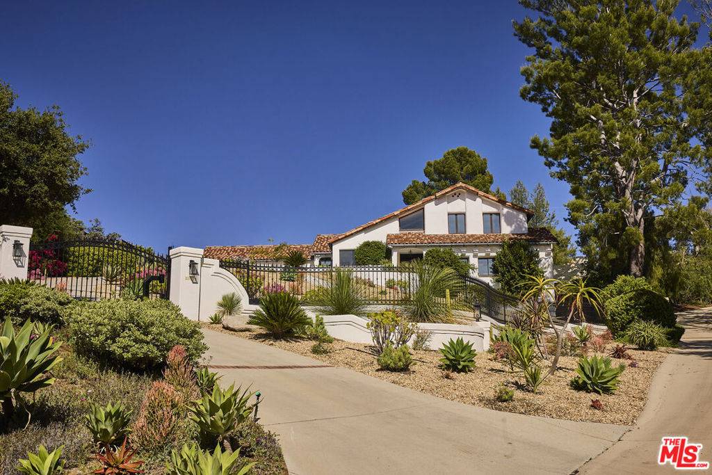 2266 Cold Canyon RD, Calabasas, CA 91302