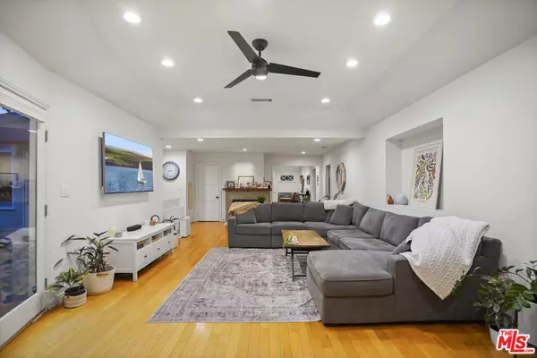 Sherman Oaks, CA 91423,4546 Allott AVE