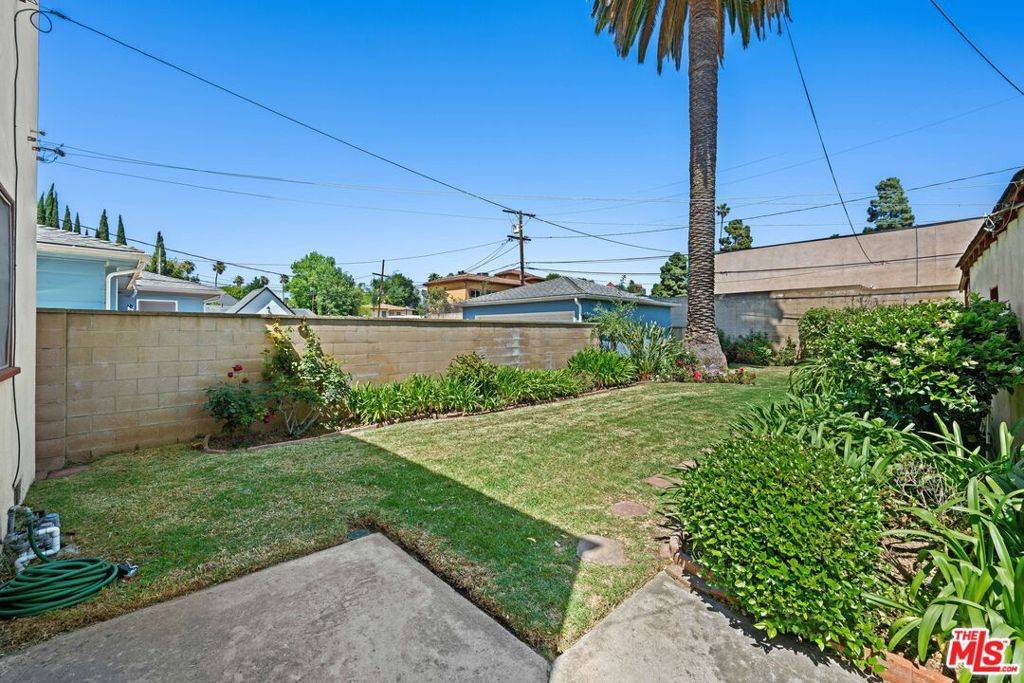 Inglewood, CA 90301,434 N Osage AVE