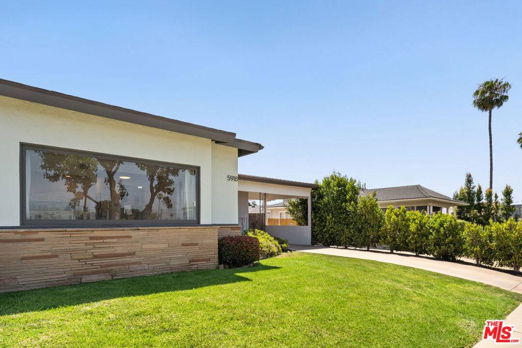 5918 S La Cienega BLVD, Los Angeles, CA 90056