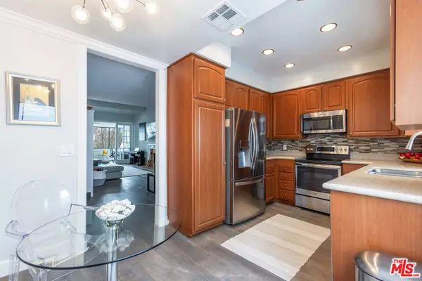310 Tahiti WAY #302, Marina Del Rey, CA 90292