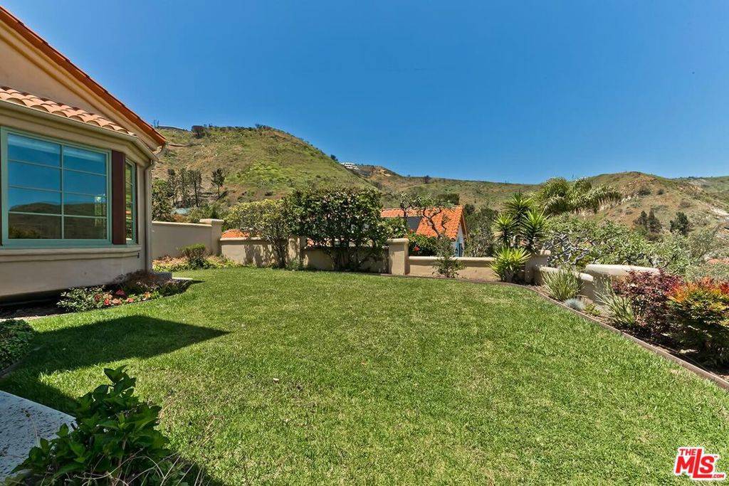 Pacific Palisades, CA 90272,16597 Via Floresta