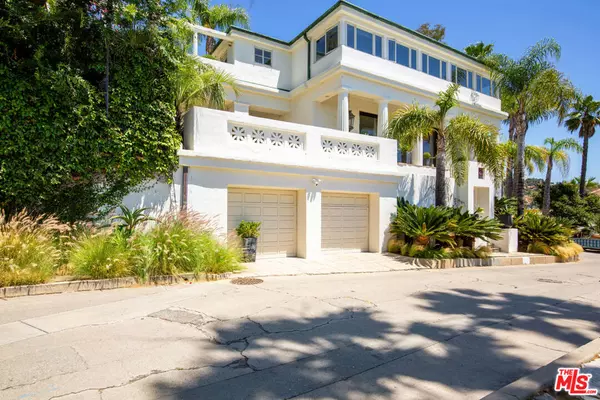 Los Angeles, CA 90068,2249 Mountain Oak DR