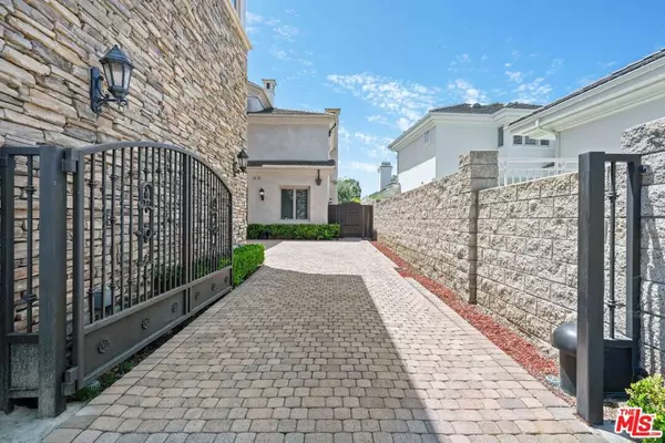 Laguna Niguel, CA 92677,10 Gladstone LN