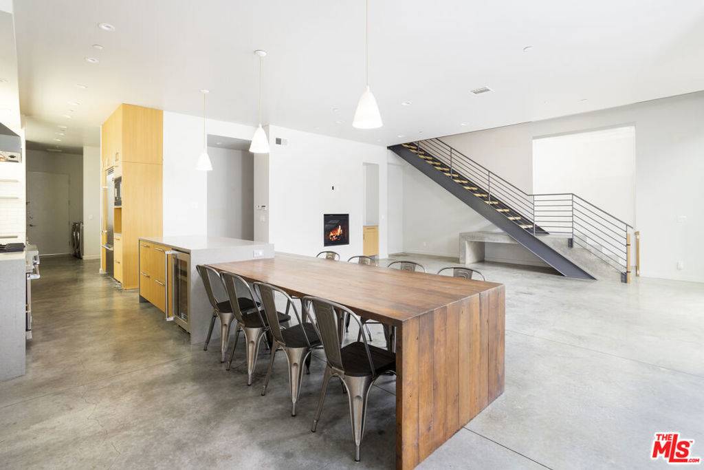 Venice, CA 90291,707 Flower AVE