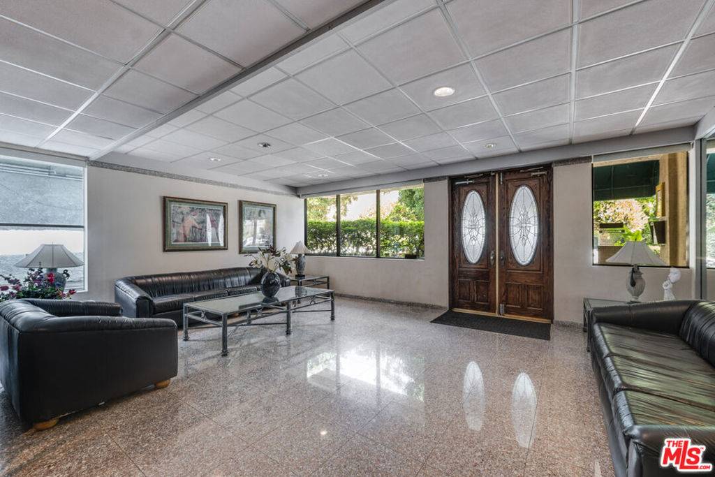 Sherman Oaks, CA 91403,15150 Dickens ST #203