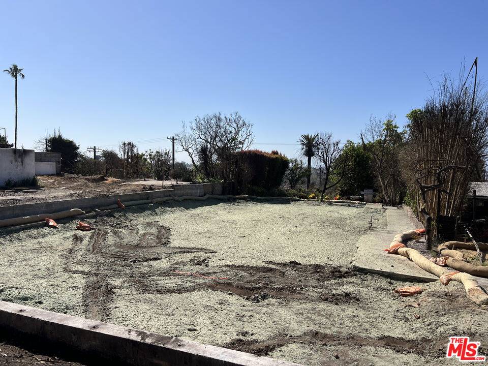 Pacific Palisades, CA 90272,16541 Akron ST