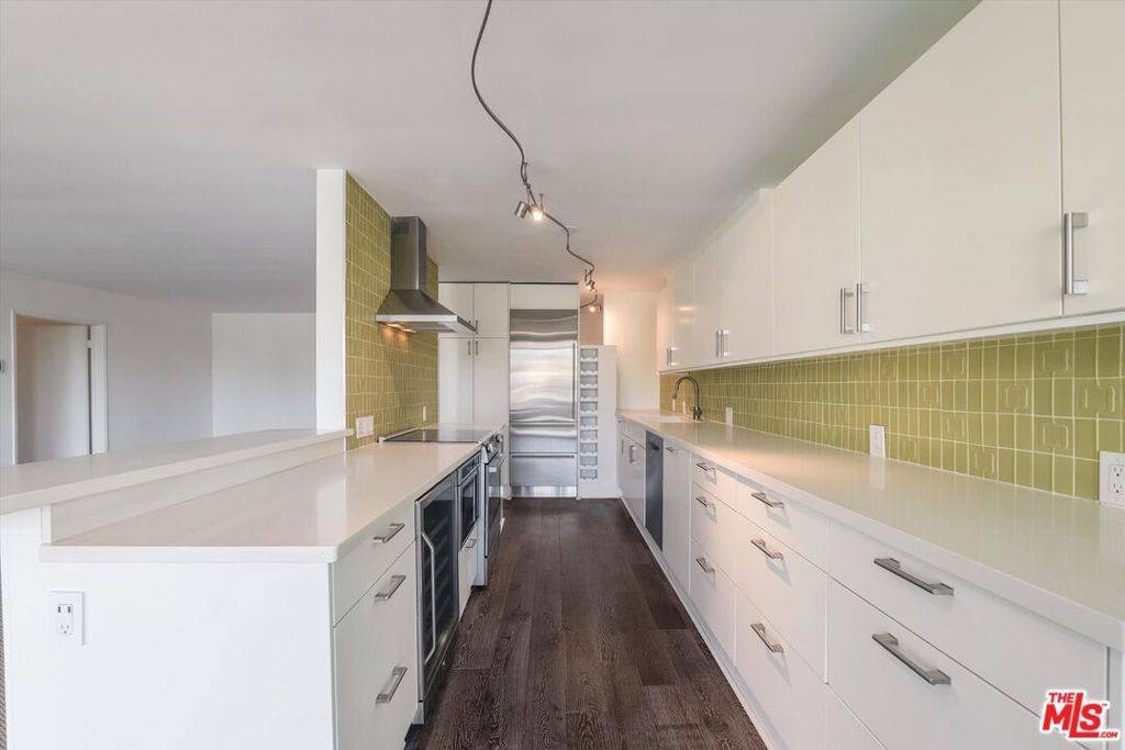 Playa Del Rey, CA 90293,8701 Delgany AVE #216