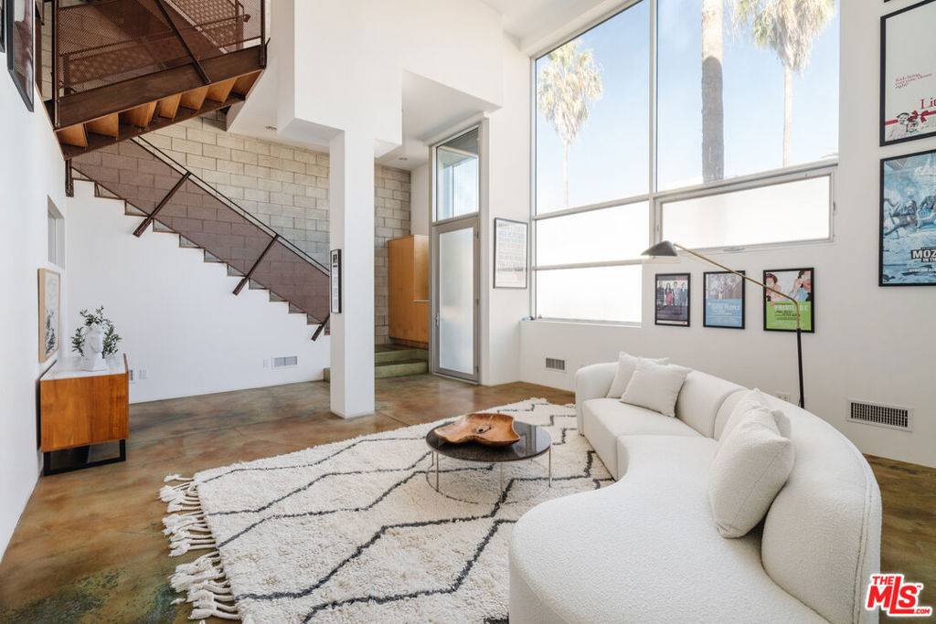 Venice, CA 90291,1320 Abbot Kinney BLVD