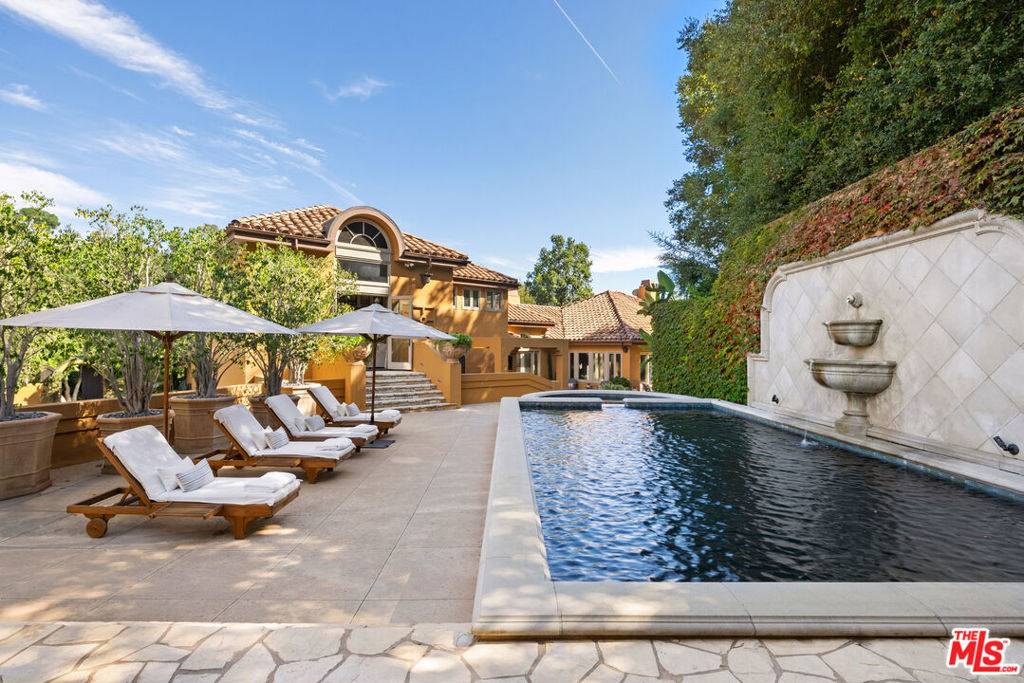 2719 BENEDICT CANYON DR, Beverly Hills, CA 90210