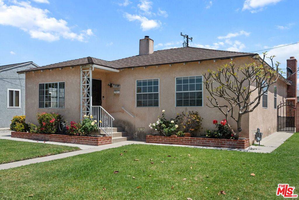 2538 Elkgrove AVE, Commerce, CA 90040