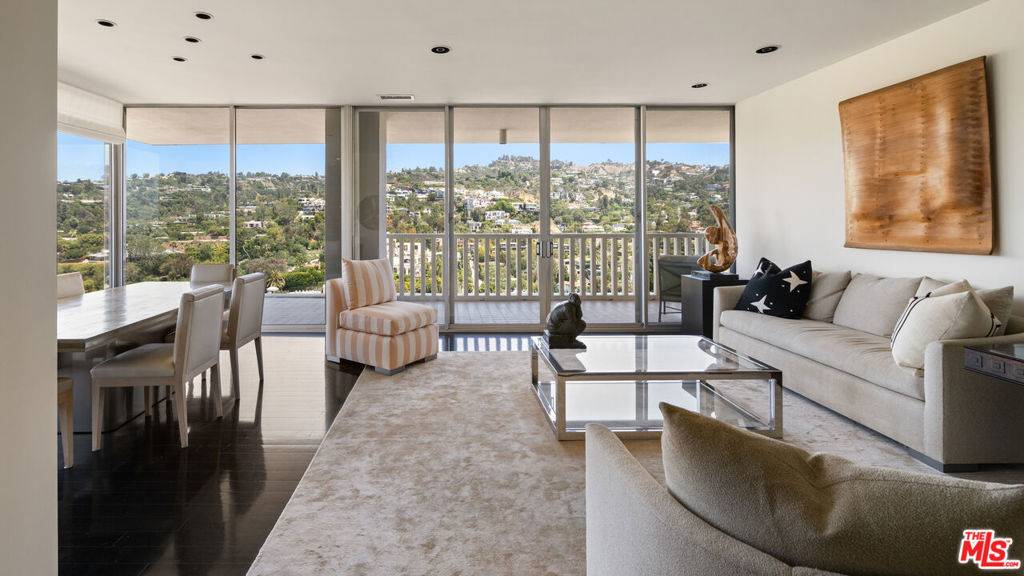 West Hollywood, CA 90069,9255 Doheny RD #2401