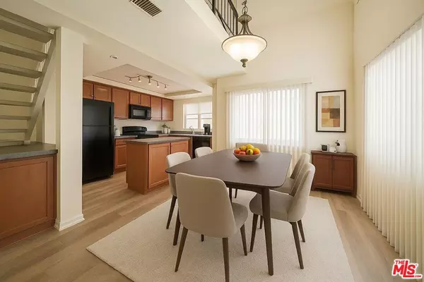 Tarzana, CA 91356,18433 Hatteras ST #507