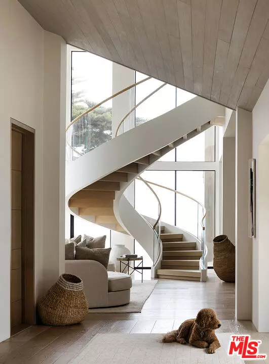 Santa Barbara, CA 93110,4145 Creciente DR