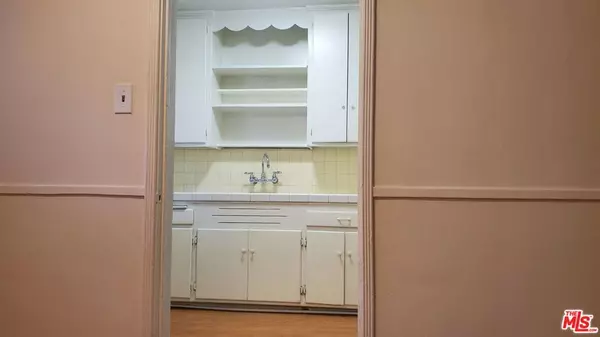 North Hollywood, CA 91602,11202 Camarillo ST #11204