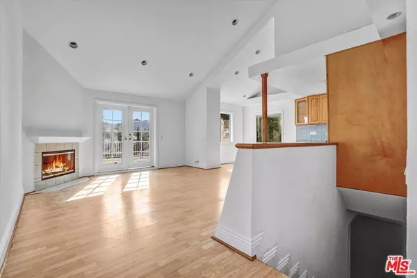 21662 Wo He Lo TRL, Chatsworth, CA 91311