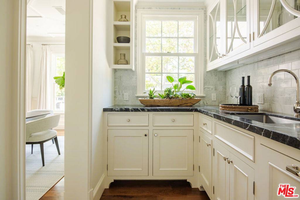 Pacific Palisades, CA 90272,1232 Corsica DR