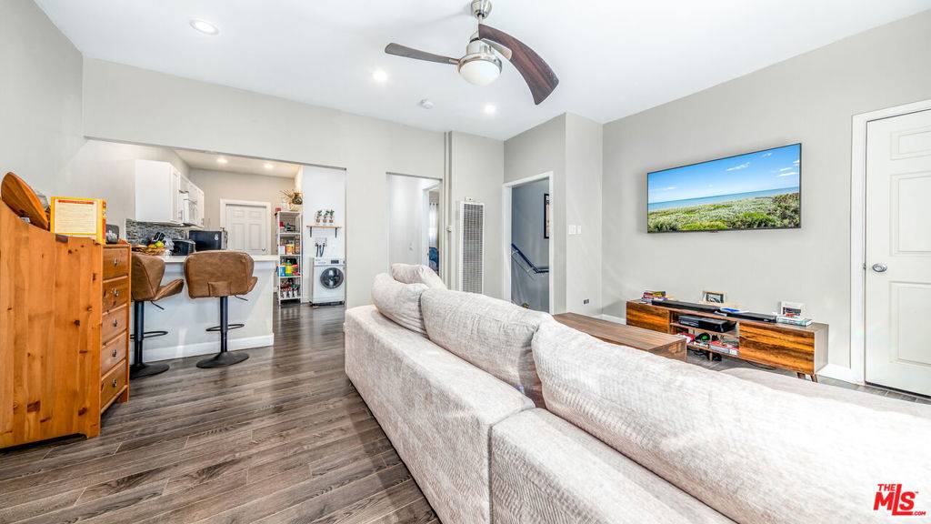217 Columbia PL, Los Angeles, CA 90026