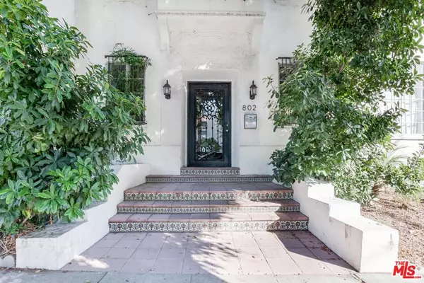 802 N Sweetzer AVE, Los Angeles, CA 90069