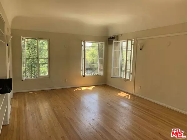 Los Angeles, CA 90069,802 N Sweetzer AVE