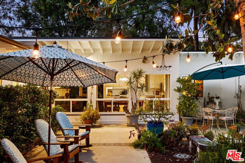 Valley Glen, CA 91401,5940 Varna AVE