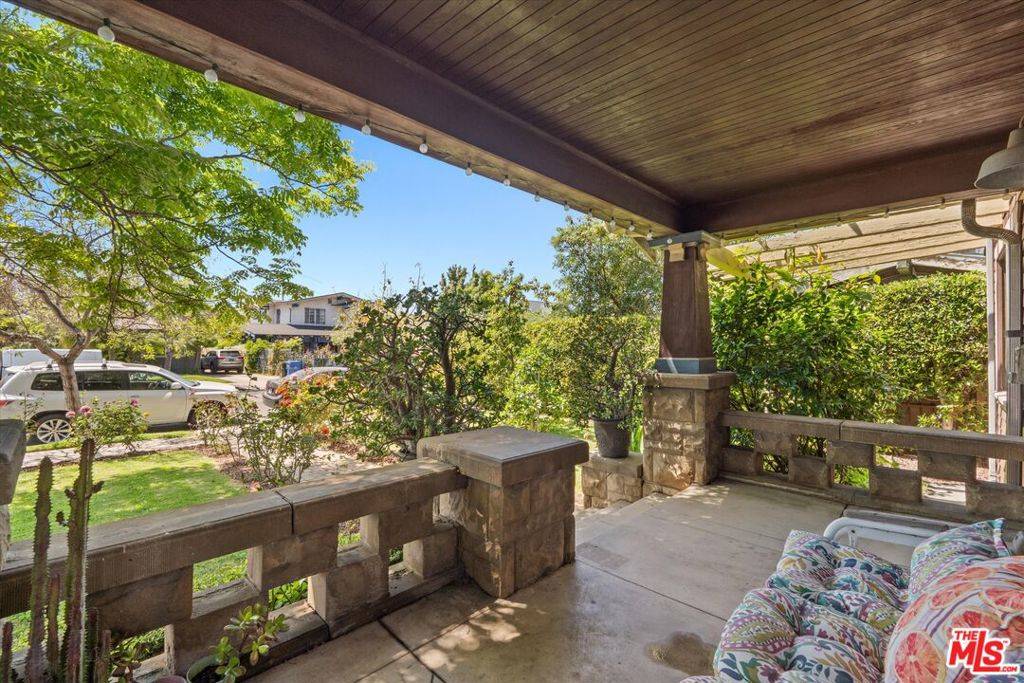 Los Angeles, CA 90019,1654 5th AVE