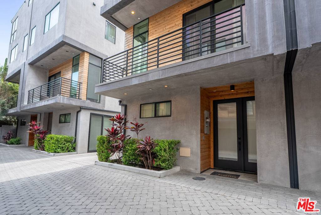 Studio City, CA 91602,4427 Studio PL